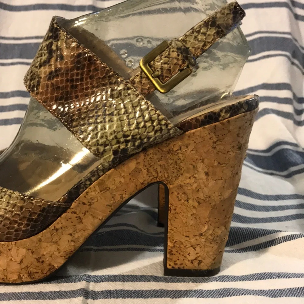 Neiman Marcus AV platform block heel snakeskin sandals - Picture 3 of 6